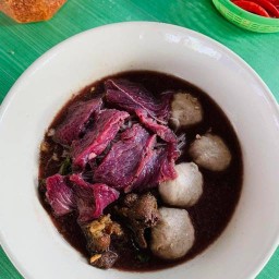 ก๋วยเตี๋ยวน้องผ่าน