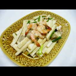 ผัดยอดมะพร้าวผัดกุ้ง