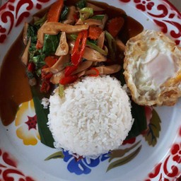 ข้าว ผัดกะเพรา เห็ด