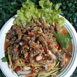 ยำมะม่วงปลากรอบ