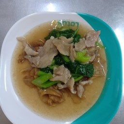 Large Noodles With Pork (Sam Inter Rad Na)
