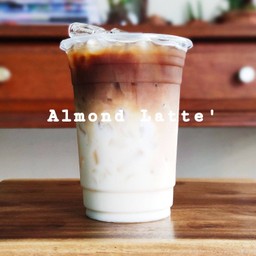 Iced Vegan Latte' Almond Milk ลาเต้เย็น-นมอัลมอนด์