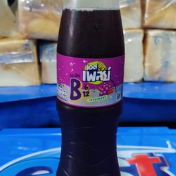 เอส องุ่น พร้อมน้ำแข็งแก้วโอ่ง