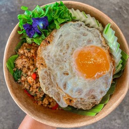 กะเพราราดข้าว