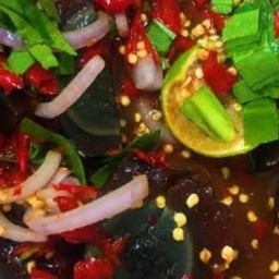 ยำไข่เยี่ยวม้า