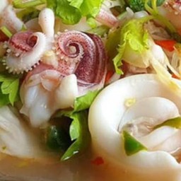 ปลาหมึกนึ่งมะนาว