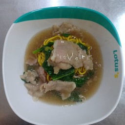 Crispy Pork Noodles (Sam Inter Rad Na)