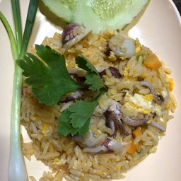 ข้าวผัดปลาหมึก ใหญ่
