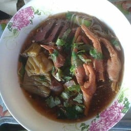 ก๋วยเตี๋ยวไก่ตุ๋นมะระบางบอน4 ( แม่เจี๊ยบ )
