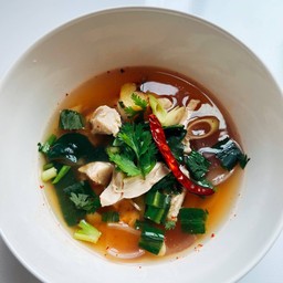 ต้มยำอกไก่น้ำใส spicy chicken soup