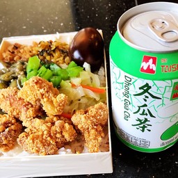 ข้าวกล่องไก่ทอด+น้ำฟัก