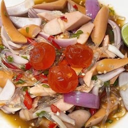 ยำไส้กรอก+ไข่แดง