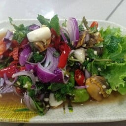 ยำหอยแครง