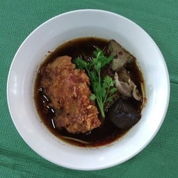 เตี๋ยวไก่ทอด พริกเผา