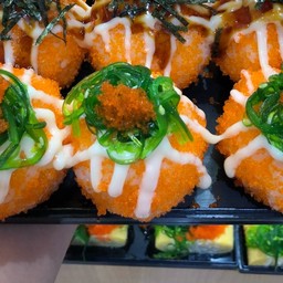 Sushi Ball With Salad Dressing + Spicy Japanese Seaweed Salad With Orange Fish Roe