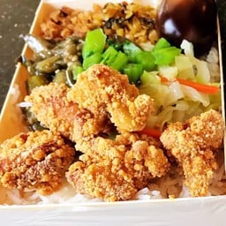 ข้าวกล่องไก่ทอด