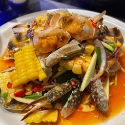 ยำปูม้าดอง ข้าวโพด