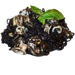 เส้นโฮมเมดหมึกดำ ซอสดำ ซีฟู้ด (Home made squid ink tagliolini with seafood in squid ink sauce)