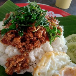ไข่เยี่ยวม้ากะเพรากรอบ(ฟรีไข่)เพิ่มข้าวฟรี