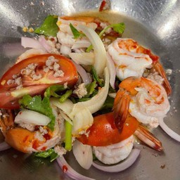 ยำกุ้งหมูสับ