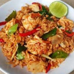 ข้าวผัดต้มยำ