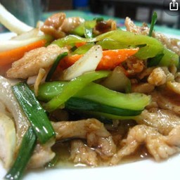 ไก่ ผัดพริกอ่อน