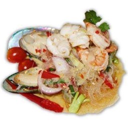 ยำวุ้นเส้นซีฟู้ด (Glass noodle seafood spicy salad)