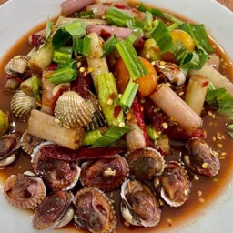 ยำสายบัวหอยแครง