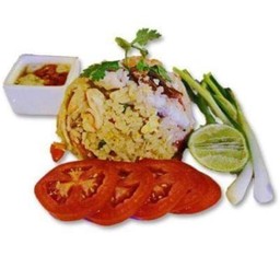 ข้าวผัดซีฟู้ด (Fried rice with seafood)