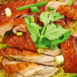 บะหมี่เป็ดย่าง ข้าวหมูแดง บางจาก ปากซอยพึ่งมี 20-22 สุขุมวิท 93