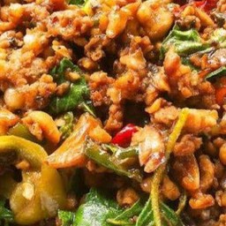 พริกแกงหมูชิ้น  ผสมหมูบด  (เป็นกับข้าว)