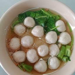 ก๋วยเตี๋ยวลูกชิ้น(ลูกชิ้นหมู ลูกชิ้นเนื้อ)