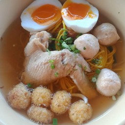 ก๋วยเตี๋ยว. ปีก ลูกชิ้น(หมู เนื้อ)