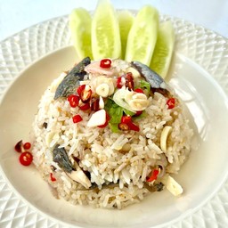 ข้าวผัดปลาทูแกะสูตรน้องแมว