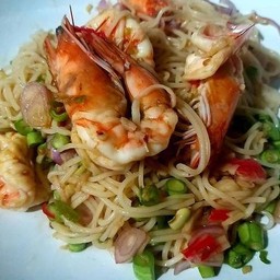 ยำขนมจีน