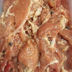 น้องใบข้าวหมูกระทะ(ชั่งกิโล)