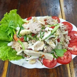 เฮียหนวดก๋วยเตี๋ยวไก่(สาขาหน้าโรงเเรมคิงปาร์ค)