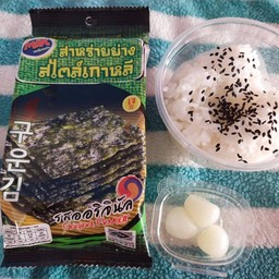 สามสหายเคียงคู่