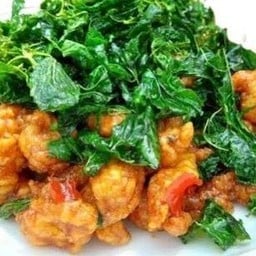 กะเพราไก่กรอบ(กับข้าว)