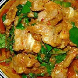 แกงเผ็ด ซี่โครงอ่อน หน่อไม้ดอง ฟรีข้าวเปล่า 1ถุง