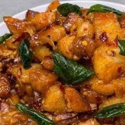 3ชั้นล้วน ผัดน้ำพริกเผา+ใบโหระพา เป็นกับข้าว ฟรีข้าว 1ถุง