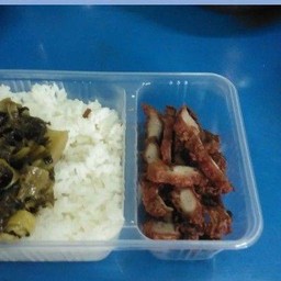 ข้าวหมูกรอบ