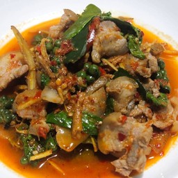 หมูป่าผัดเผ็ด