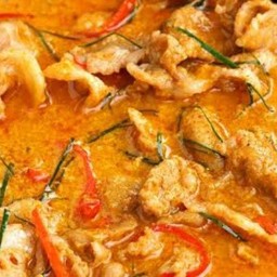 พะแนง หมูชิ้น เป็นกับข้าว ฟรีข้าว 1ถุง