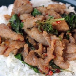 ข้าวหมูกระเพราผัดพริก