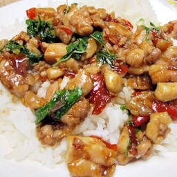 ข้าวผัดกระเพราไก่