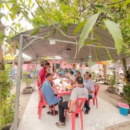 ครัวเผด็จ (อาหารตามสั่ง,รับทำข้าวกล่อง)