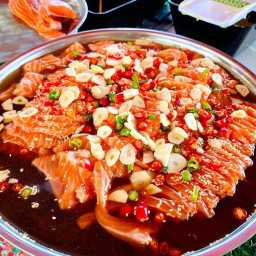 แซลม่อนแซ่บ