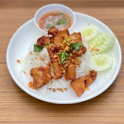 ข้าวสามชั้นทอดพริกเกลือ