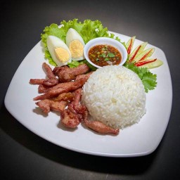 หมูอาบแดดนะฮะ ข้าวหมูทอด หมูทอดเเดดเดียว